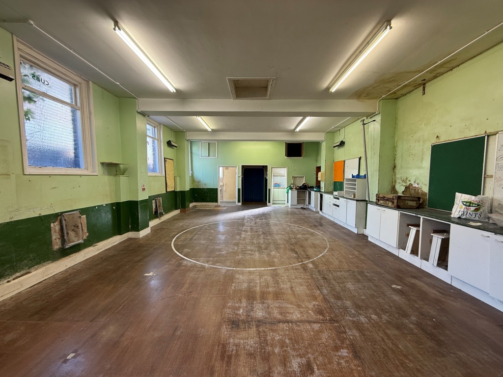 Lot: 151 - FORMER SCOUT PREMISES WITH POTENTIAL - Alternative view of scouts hall